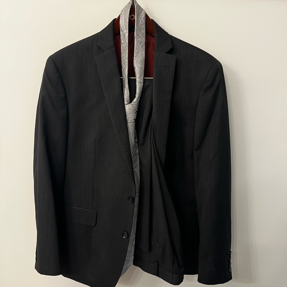 Classic Black Men's Suit, Pants, and Tie